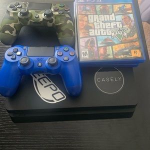 PS4 with controller and gta 5,blacks ops 3